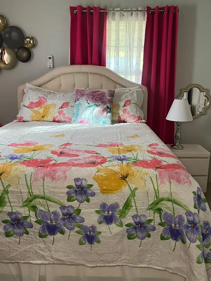 Villa Royal Vacation Retreat Falmouth